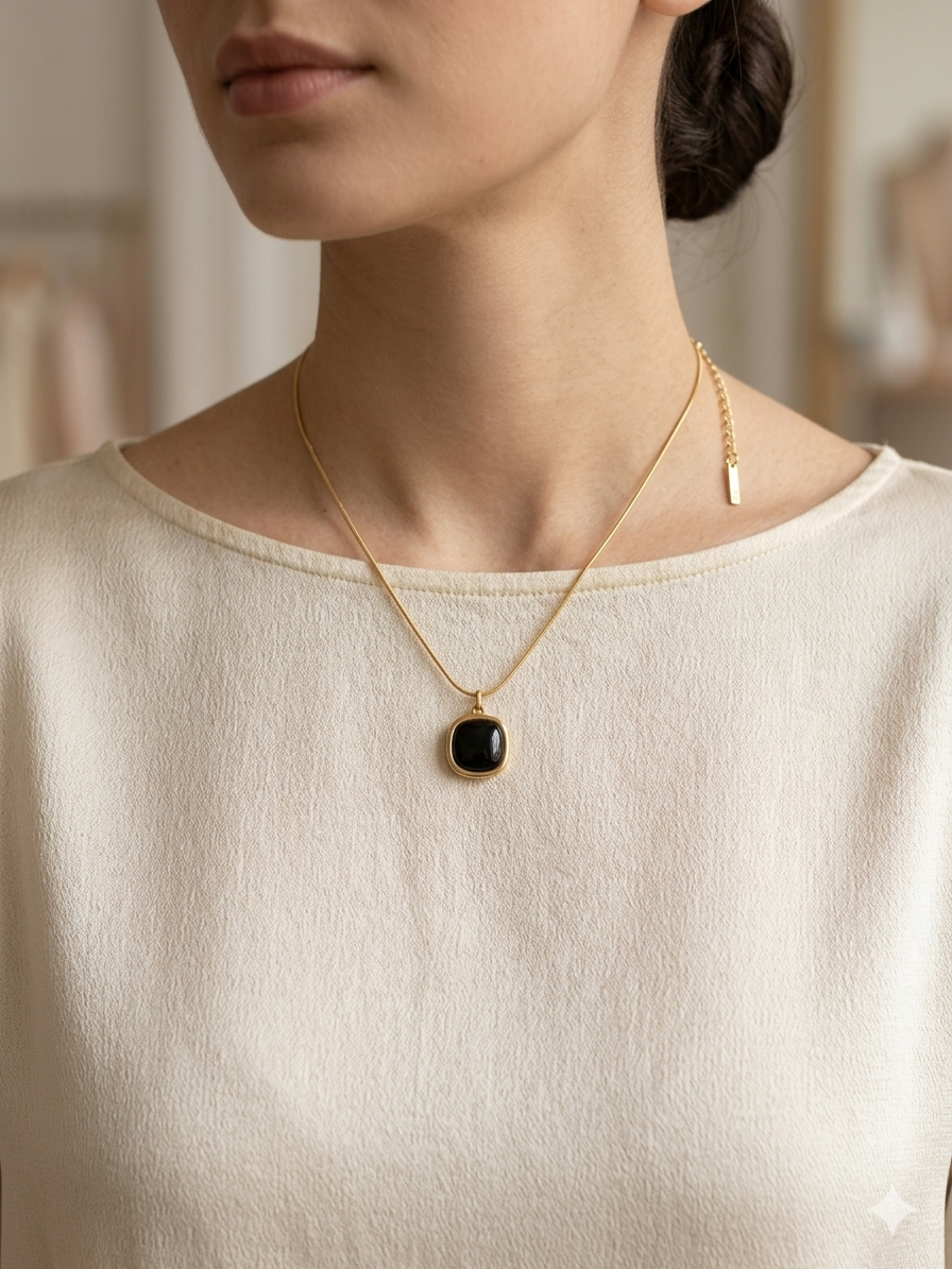 Black Stone pendant with round snake chain